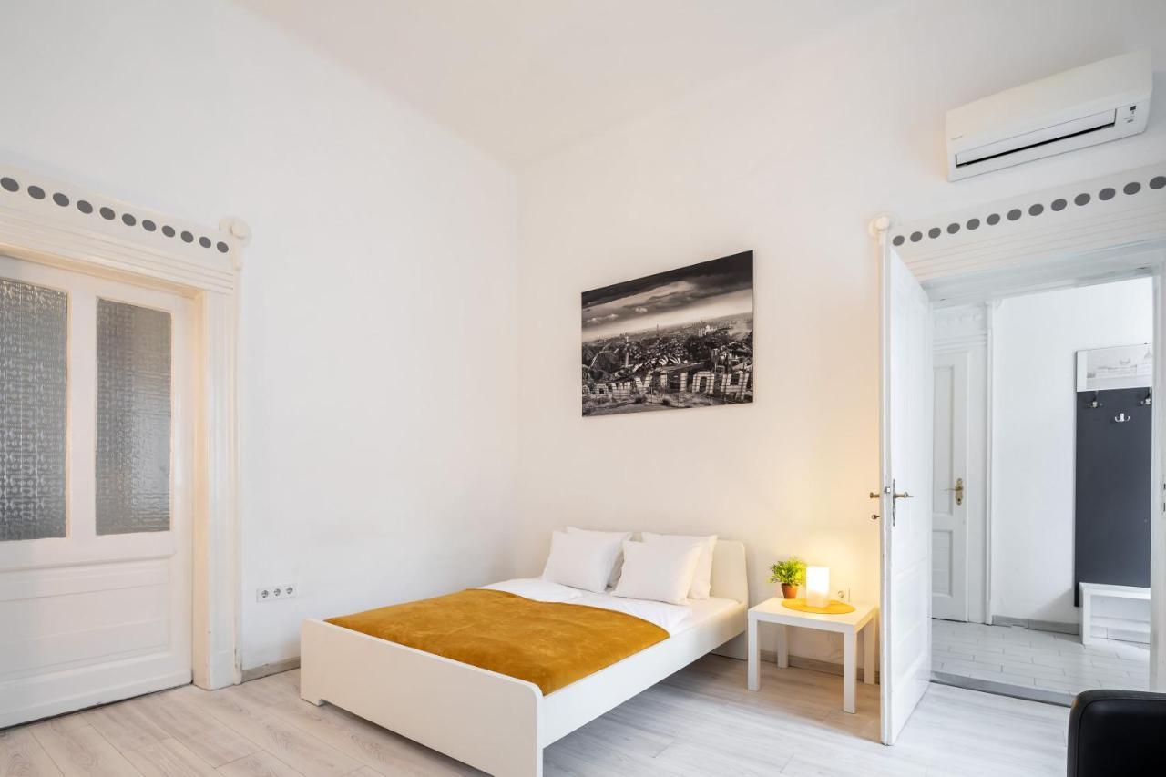 New, High Quality Apartment In The City Center Budapesta Exterior foto