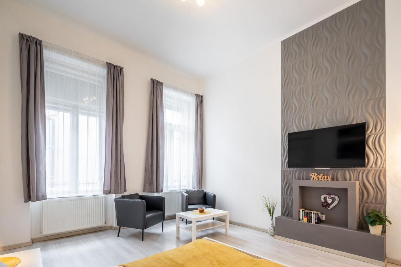 New, High Quality Apartment In The City Center Budapesta Exterior foto